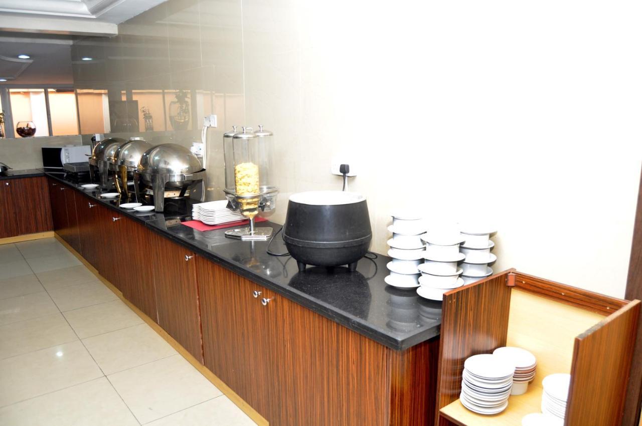 Primal Hotel Isaac John Gra Ikeja Exterior foto
